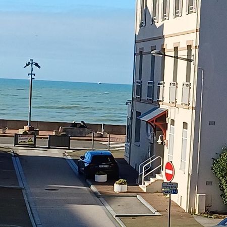 Appartement Avec Balcon Au 1Er Etage Vue Laterale Mer A 50 Metres De La Plage A Mers Les Bains. Екстериор снимка